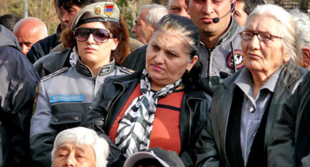 Участники Открытого гражданского форума, который прошел на площади Свободы. Ереван, 28 марта 2013 г. Фото Армине Мартиросян для "Кавказского узла"