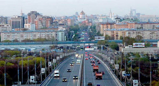 Вид на Комсомольский проспект в Москве. Фото Алексея Кулакова, http://ru.wikipedia.org