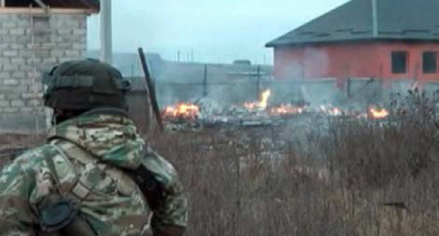 Спецоперация в селе Долаково, Ингушетия, 2012 г. Фото: ФСБ РФ, http://vk.com/lubyanka2