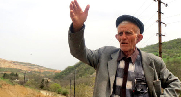 Пенсионер Овсеп Сулейманян, один из переселенных жителей Вардадзора. Нагорный Карабах, Мартакертский район, 9 апреля 2013 г. Фото Алвард Григорян для "Кавказского узла"
