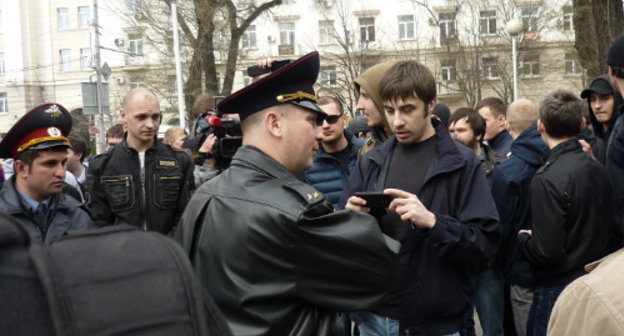 Ростов-на-Дону, 13 апреля 2013 г. Во время акции "День русского гнева" на площади Советов. Фото Олеси Диановой для "Кавказского узла"