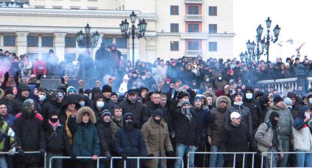 Футбольные фанаты на Манежной площади. Москва, 11 декабря 2010 г. Фото: Yuri Timofeyev (RFE/RL)