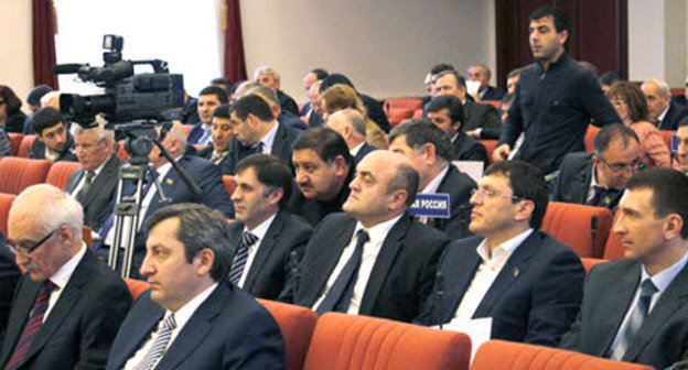 Сессия Народного Собрания Дагестана, Махачкала. Фото http://www.riadagestan.ru/