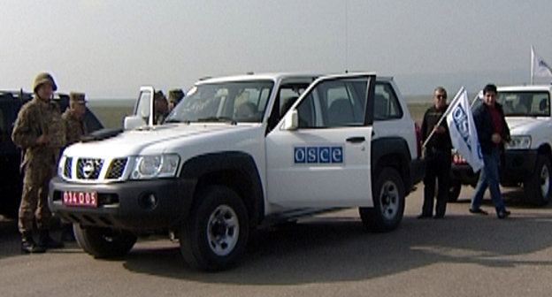 Представители ОБСЕ проводят мониторинг на линии соприкосновения огня в Нагорном Карабахе. Фото: http://www.artsakh.tv/ru/news/show/4714