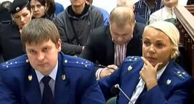 Прокурор Мария Семененко(справа). Фото tverdyi-znak.livejournal.com