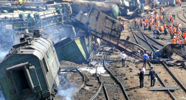 На месте железнодорожной аварии на станции Белая Калитва. Ростовская область, 9 мая 2013 г. Фото: пресс-служба ГУ МЧС по Ростовской области