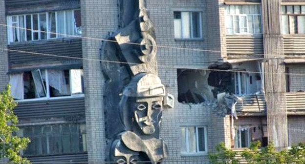 Жилой дом, пострадавший от взрыва цистерны на станции Белая Калитва. Ростовская область, 9 мая 2013 г. Фото: Артем Сердюк, http://echo.msk.ru/