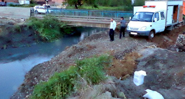 Авария на Алханчуртском оросительном канале. Назрань, 10 мая 2013 г. Фото Магомеда Ханиева
