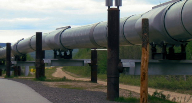 Нефтепровод. Фото: John Corbett, http://www.flickr.com/photos/jacorbett70