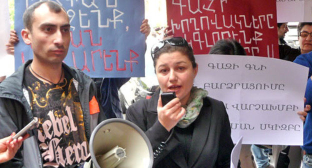 Акция с требованием не допустить подорожание газа. Ереван, 16 мая 2013 г. Фото Армине Мартиросян для "Кавказского узла"
