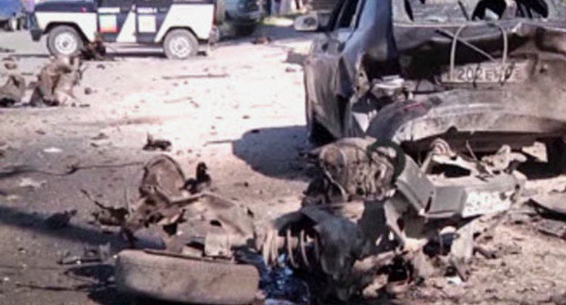 На месте теракта в Махачкале. 20 мая 2013 г. Кадр из видеосъемки пресс-службы МВД Дагестана, 05.mvd.ru