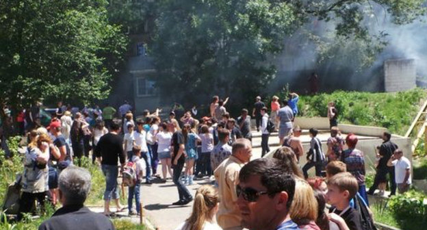 Сочи, 22 мая 2013 г. Пожар в пятиэтажном доме на улице Чехова. Фото: http://maks-portal.ru