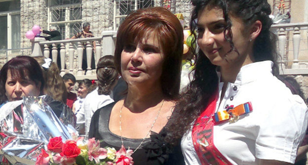 Нагорный Карабах, Степанакерт. Последний звонок в школе №23. Фото Алвард Григорян для "Кавказского узла"