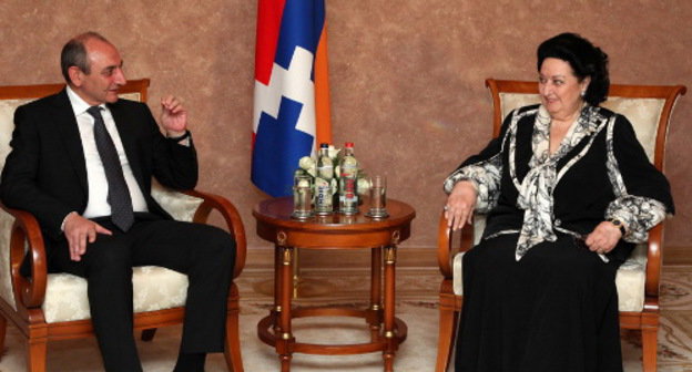 Монсеррат Кабалье на приеме у президента Нагорного Карабаха Бако Саакяна. Степанакерт, 4 июня 2013 г. Фото пресс-службы президента НКР, http://www.president.nkr.am