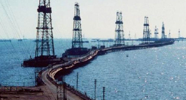 Нефтяная платформа. Фото http://vesti.az/ 

