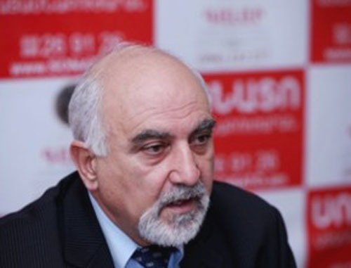 Паруйр Айрикян. Фото http://www.yerkramas.org/