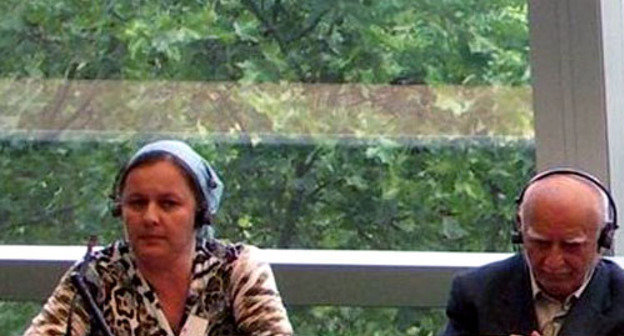 Раиса Турлуева и Данилбек Асхабов. Фото http://www.memo.ru/