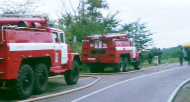 Техника, мобилизованная для борьбы с подтоплением в Майкопском районе Адыгеи. 23 июня 2013 г. Фото пресс-службы ГУ МЧС РОссии по Республике Адыгея, 01.mchs.ru