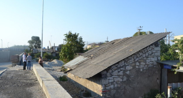 Вид сзади на хозяйственные постройки у дома 5-а по улице Акаций. Сочи, июнь 2013 г. Фото Светланы Кравченко для "Кавказского узла"