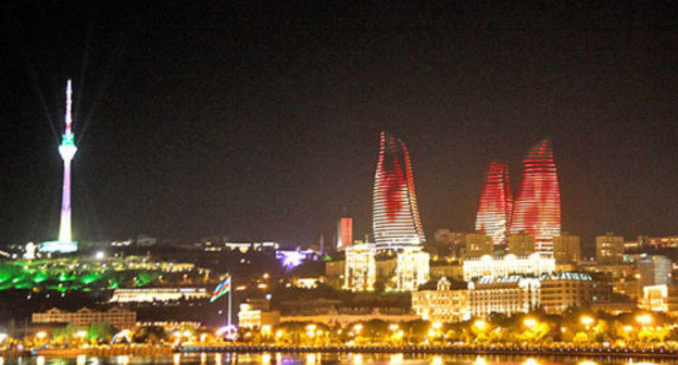 Панорама Бакинского бульвара в день открытия песеннного конкурса "Евровидение 2012". Баку, 19 мая 2012 г. Фото Азиза Каримова для "Кавказского узла"