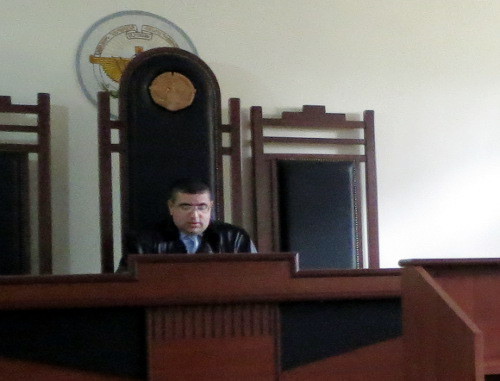 Судья Анатолий Тадевосян на заседании по делу о шпионаже. Нагорный Карабах, Степанакерт, 24 июня 2013 г. Фото Алвард ГРигорян для "Кавказского узла"