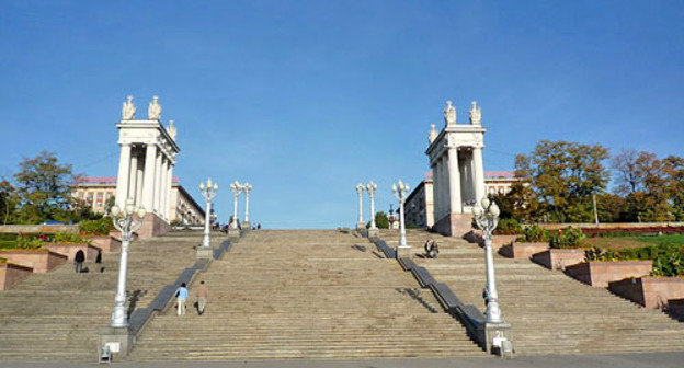 Центральная лестница Волгоградской центральной набережной. Фото: michael clarke stuff, http://commons.wikimedia.org/