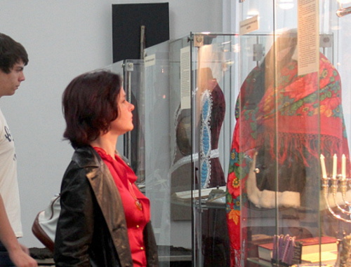 На выставке "Осетия - наш общий дом" в головном филиале Национального музея Северной Осетии. Владикавказ, 18 мая 2013 г. Фото Эммы Марзоевой для "Кавказского узла"