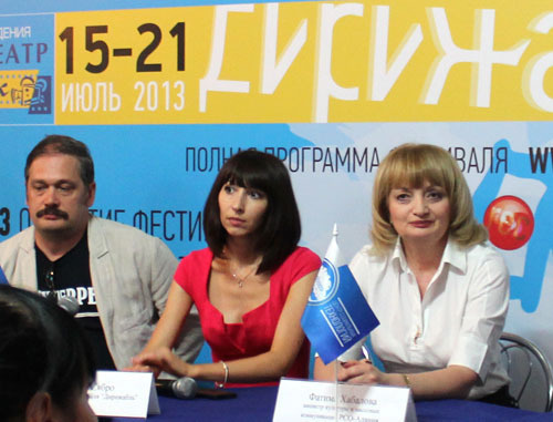 Участники второго фестиваля короткометражных фильмов "Дирижабль". Владикавказ, 15 июля 2013 г. Фото Эммы Марзоевой для "Кавказского узла" Участники второго фестиваля короткометражных фильмов "Дирижабль". Владикавказ, 15 июля 2013 г. Фото Эммы Марзоевой для "Кавказского узла"