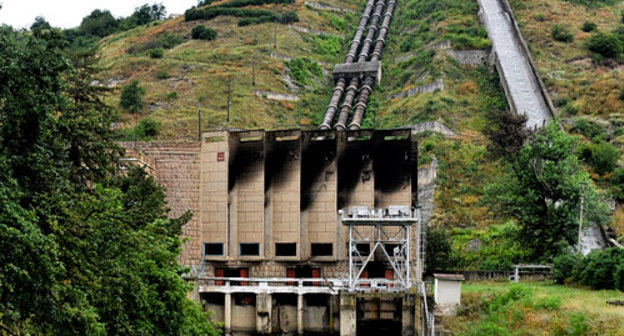 Баксанская ГЭС после диверсии 21 июля 2010 года. Кабардино-Балкария. Фото: Aleshru, http://ru.wikipedia.org/