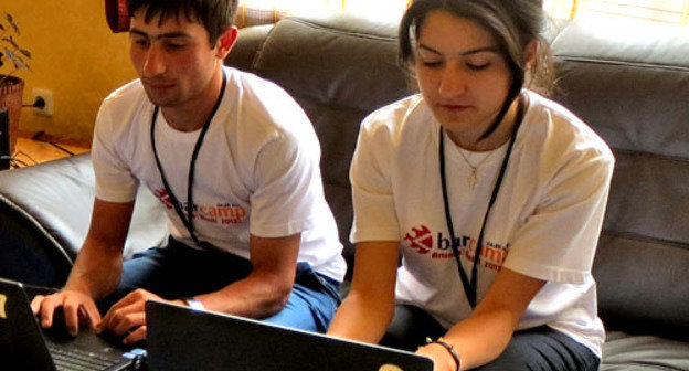 Участниками форума "Barcamp Artsakh 2013". Нагорный Карабах, город Шуши, 25 июля 2013 г. Фото Алвард Григорян для "Кавказского узла"
