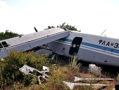 Самолет Ан-2 потерпел крушение на аэродроме в Ростовской области. 28 июля 2013 г. Фото: ГУ МЧС по Ростовской области