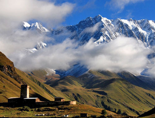 Гора Шхара, Грузия. Фото: ilan molcho from israel, http://commons.wikimedia.org/ Гора Шхара, Грузия. Фото: ilan molcho from israel, http://commons.wikimedia.org/