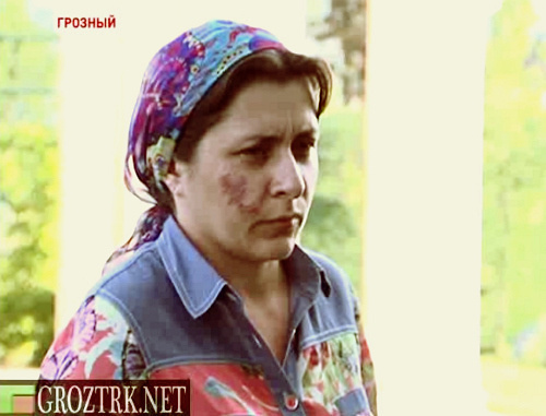 Тамила Юсупова дает признательные показания. Кадр из видеорепортажа Чеченской Государственной телерадиокомпании
"Грозный", http://www.groztrk.net/video.php?id=2972