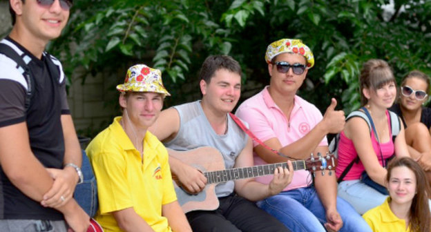 Участники форума "Машук-2013". Пятигорск, 14 августа 2013 г. Фото: Официальный сайт Комитета Ставропольского края по делам молодежи, http://www.kdm26.ru