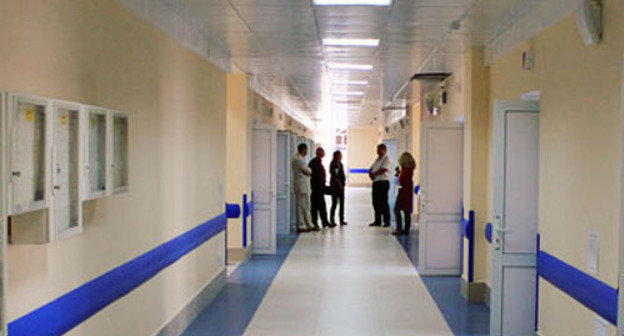 Коридор инфекционной больницы №2 в Сочи. Июнь 2012 г. Фото пресс-службы департамента Краснодарского края по реализации полномочий при подготовке зимних Олимпийских игр 2014 года, http://olympdep.ru