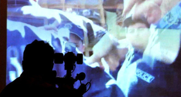 Журналист с видеокамерой. Фото http://www.ekhokavkaza.com (RFE/RL)