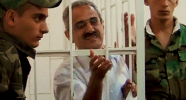 Гилал Мамедов в зале суда. Баку, 2013 г. Кадр из видео-репортажа канала Объектив-ТВ, http://obyektiv.tv