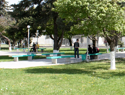 КБР, Баксан, городской сквер. Фото: L-jar, http://aheku.org/plug.php?e=gallery&f=305