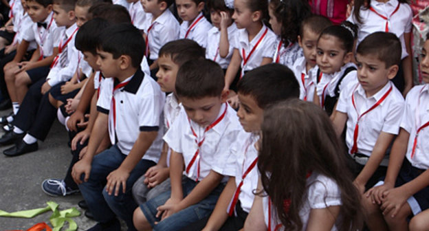 Ереван, первоклассники. 1 сентября 2012 г. Фото: © PanARMENIAN Photo/Hrant Khachatryan