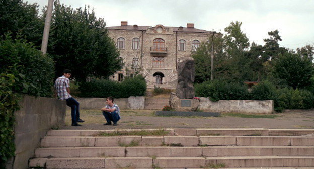 Парк-сквер имени Ашота Гуляна. Нагорный Карабах, Степанакерт, 1 сентября 2013 г. Фото Алвард Григорян для "Кавказского узла"