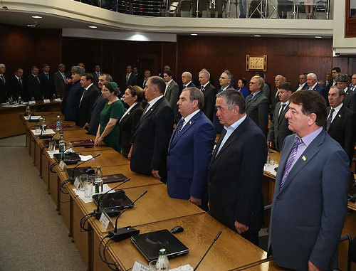 Депутаты парламента Ингушетии выбирают главу республики. Магас, 8 сентября 2013 г. Фото: http://www.ingushetia.ru/photo/archives/019276.shtml