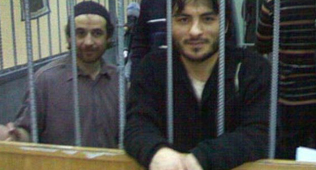 Подсудимые по делу о нападении на Нальчик в зале судебных хаседаний. В центре -Расул Кудаев. Фото: http://www.echo.msk.ru/blog/kavkaz_politic/850563-echo