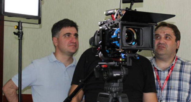 Съемки учебного фильма для работников пенитенциарной системы. Слева - режиссер Тома Чагелишвили. Грузия, 2013 г. Фото Анны Коноплевой для "Кавказского узла" 