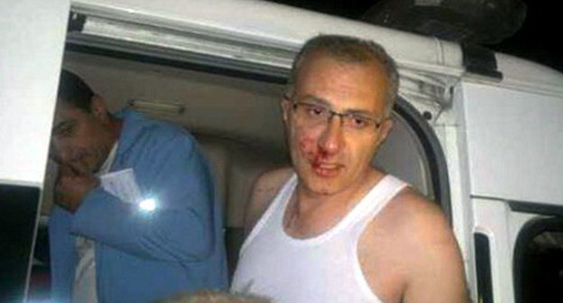 Избитый неизвестными участник акции протеста против вступления Армении в Таможенный союз Айкак Аршамян. Фото с личной страницы активиста в сети Facebook