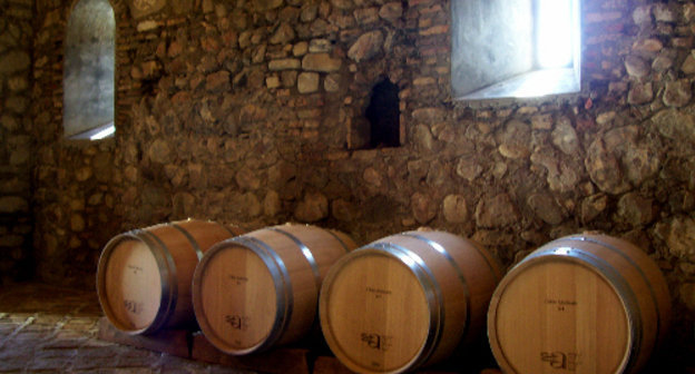 Монастырское вино в бочках. Грузия, Алаверди. Фото: Joe Coyle, http://www.flickr.com/photos/onbangladesh/299993031