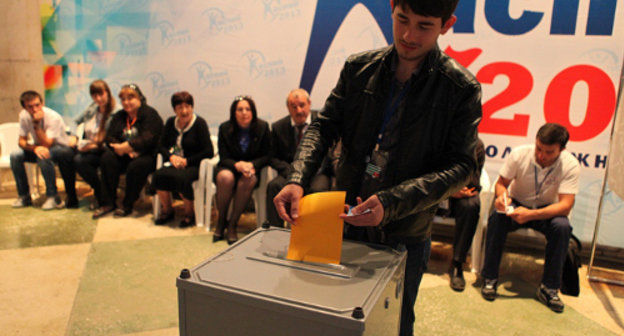 Выборы президента форума "Каспий". Дагестан, Карабудахкентский район, 29 сентября 2013 г. Фото пресс-службы комитета по молодежной политике РД