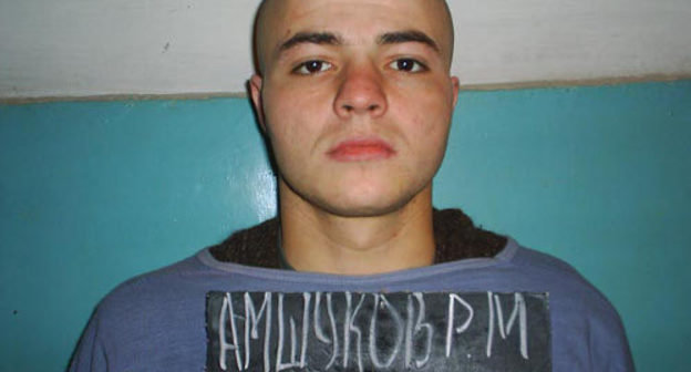 Руслан Амшуков в СИЗО. Нальчик, 2005 г. Фото: http://echo.msk.ru/pda/blog/kevorkova/766174-echo