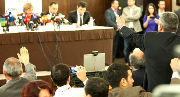 Во время пресс-конференции ОБСЕ. Баку, 10 октября 2013 г. Фото Азиза Каримова для "Кавказского узла"