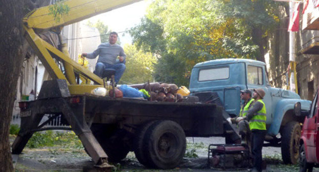 Из аварийного дома по улице Пурцеладзе выселены все жильцы. Тбилиси, 15 октября 2013 г. Фото Анны Коноплевой для "Кавказского узла"