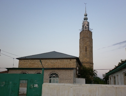 Мечеть в поселке Ленинкент, Махачкала. Фото Наби Гитинова, gnabi.ru